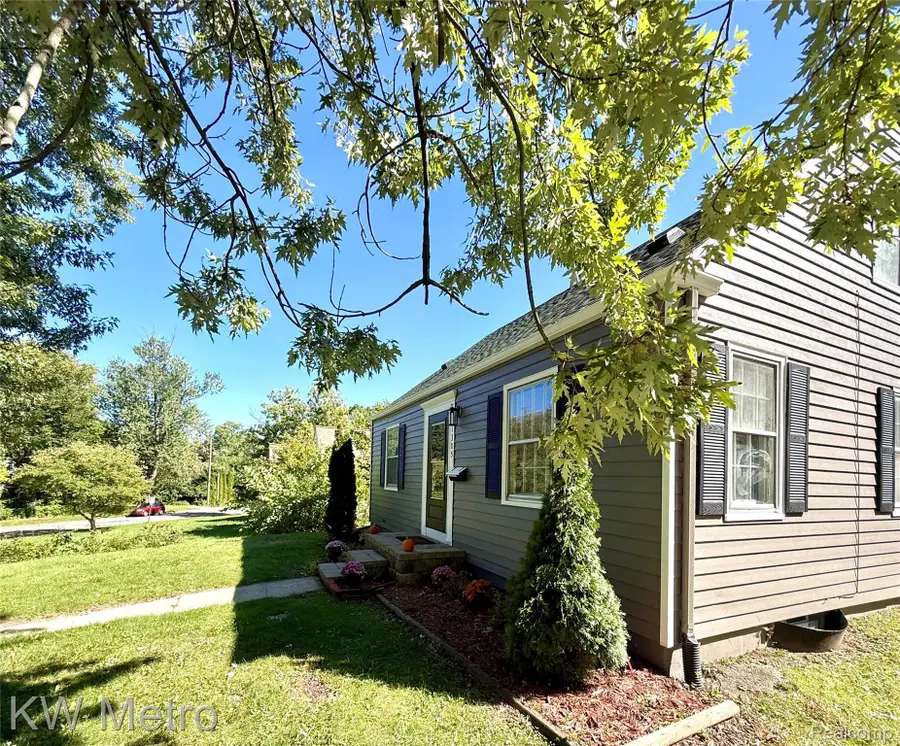 1305 Collegewood Street, Ypsilanti, MI 48197 - #3