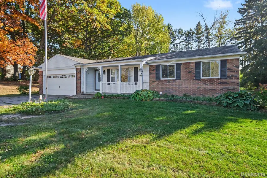 8468 Belle Bluff Drive, Grand Blanc, MI 48439 - #3