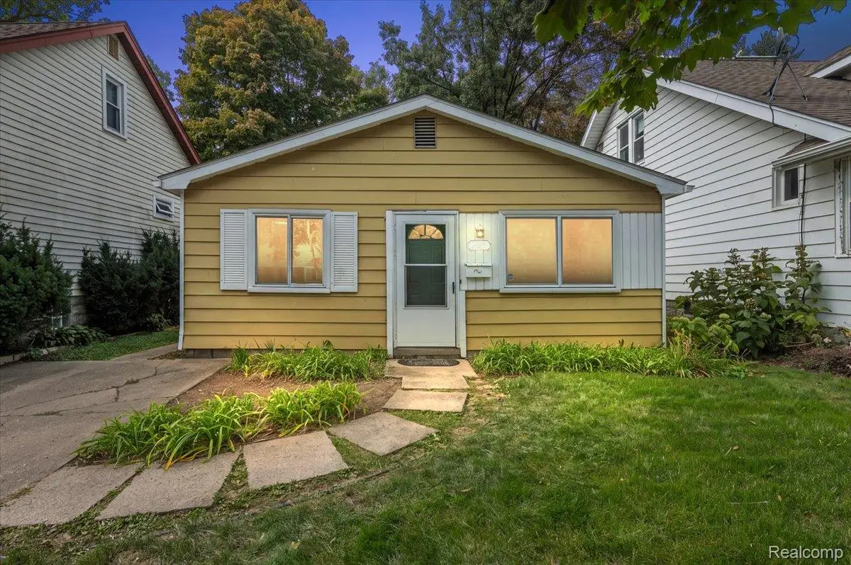 215 Edgewood Place, Ferndale, MI 48220 - #1