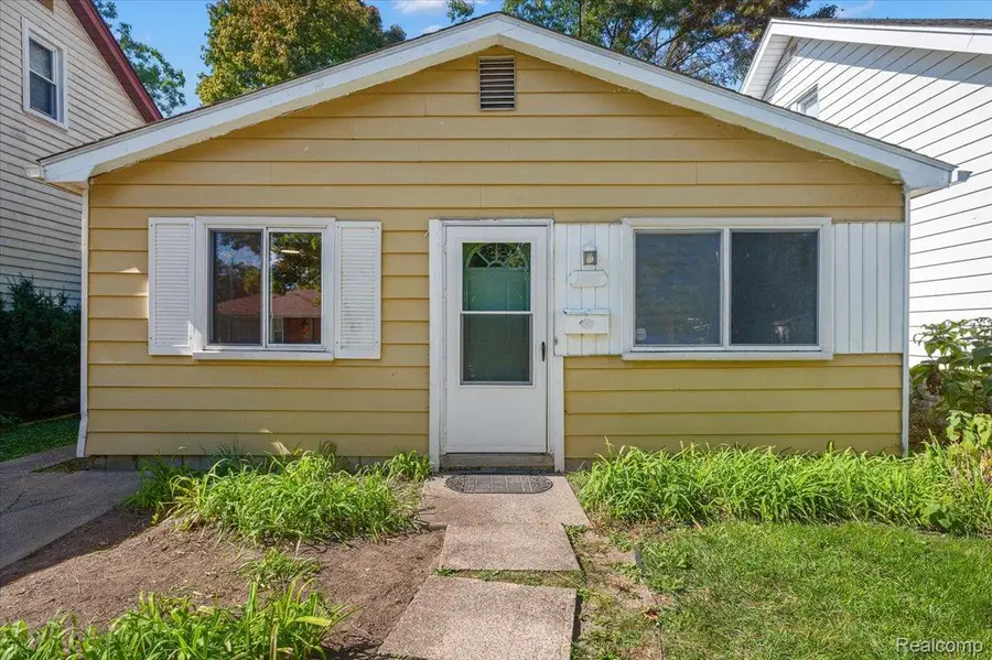 215 Edgewood Place, Ferndale, MI 48220 - #2
