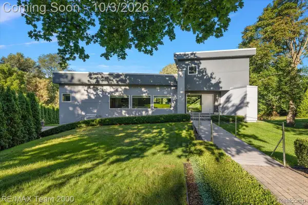 30525 Rosemond Drive, Franklin, MI 48025