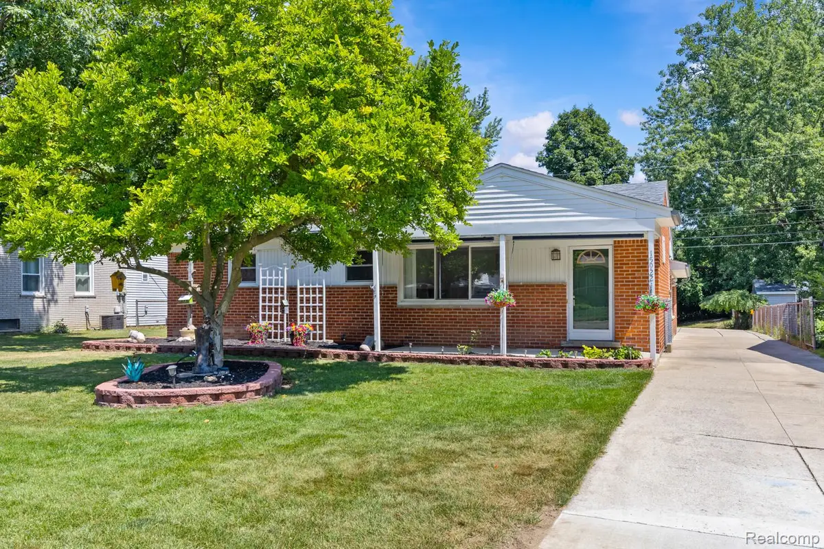 15922 Deering Street, Livonia, MI 48154 - #1