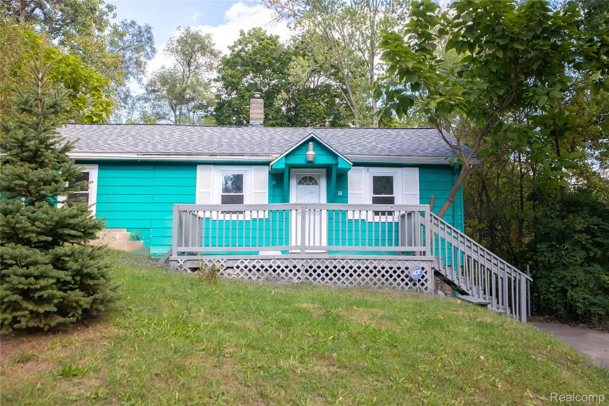 34 Crescent Drive, Pontiac, MI 48342 - #1