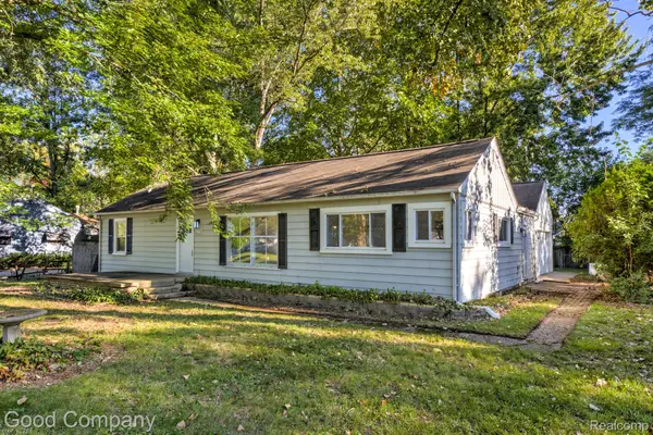21174 Flanders Street, FarmingtonHills, MI 48335