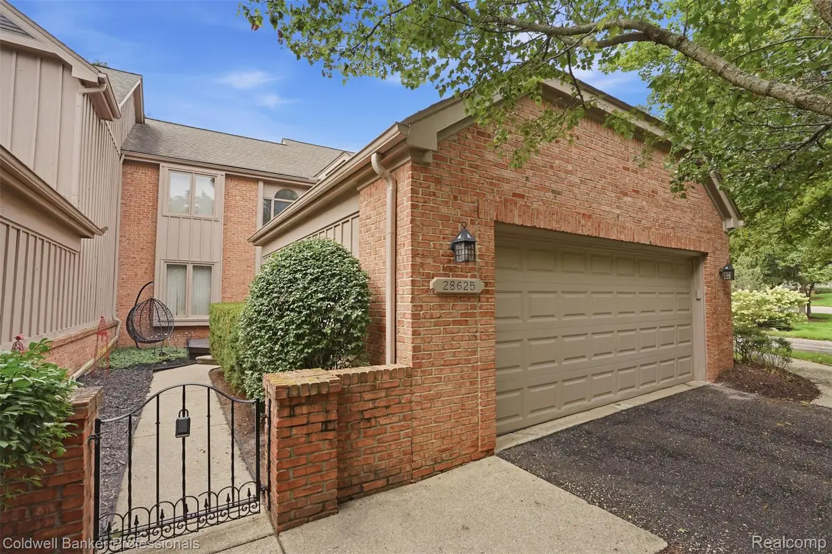 28625 Auburn Court, Farmington Hills, MI 48331 - #1