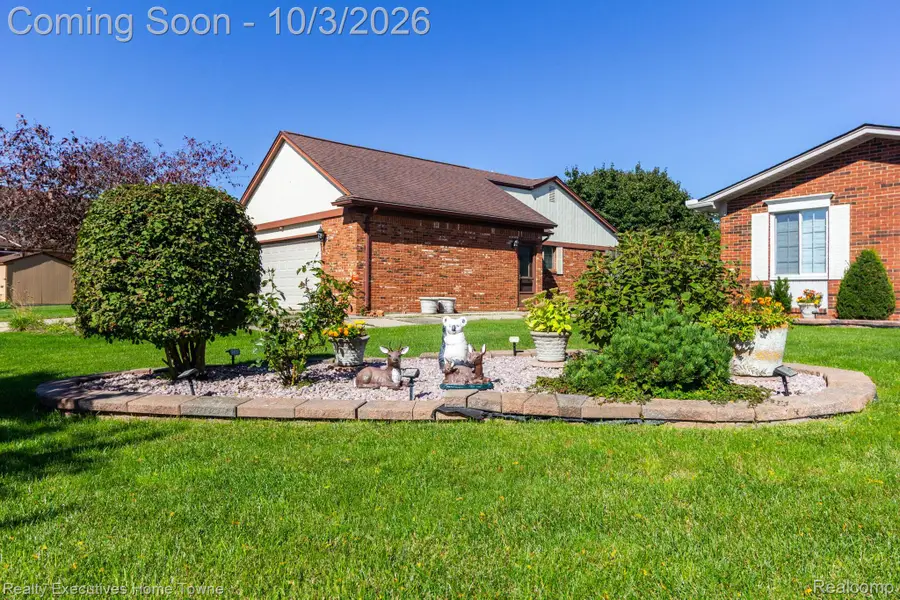 3025 Elphin Drive, Sterling Heights, MI 48310 - #3