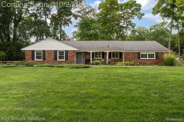 3988 Far Hill Drive, BloomfieldHills, MI 48304