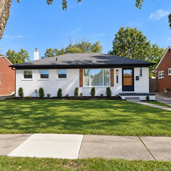 21731 Edmunton Street, StClairShores, MI 48080