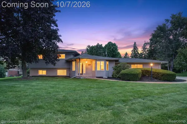 249 W Hurst Drive, Troy, MI 48098