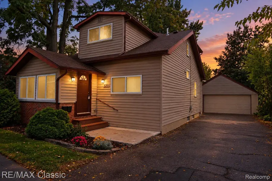 320 S Rochester Road, Clawson, MI 48017 - #2