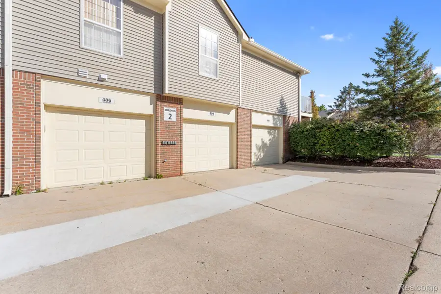 486 Mulberry Street, Wyandotte, MI 48192 - #2