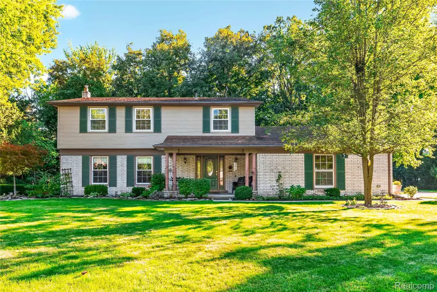8841 Thorntree Drive, Grosse Ile, MI 48138 - #2