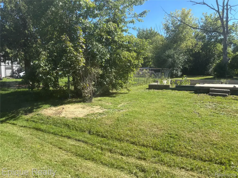3483 W Gracelawn Avenue, Flint, MI 48504 - #3