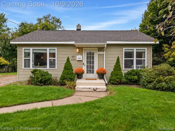 801 Forest Drive, Fenton, MI 48430