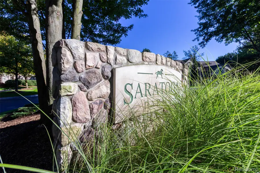 38253 Saratoga Circle, Farmington Hills, MI 48331 - #2
