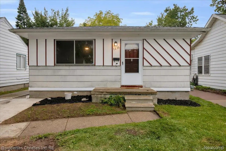 7236 Meadow Avenue, Warren, MI 48091 - #2