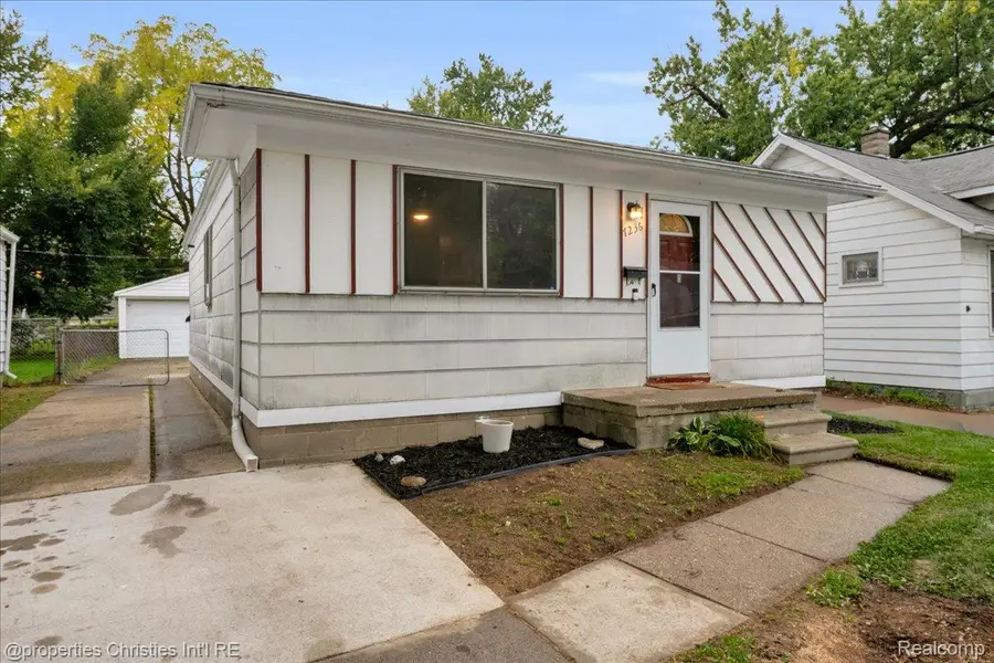 7236 Meadow Avenue, Warren, MI 48091 - #3
