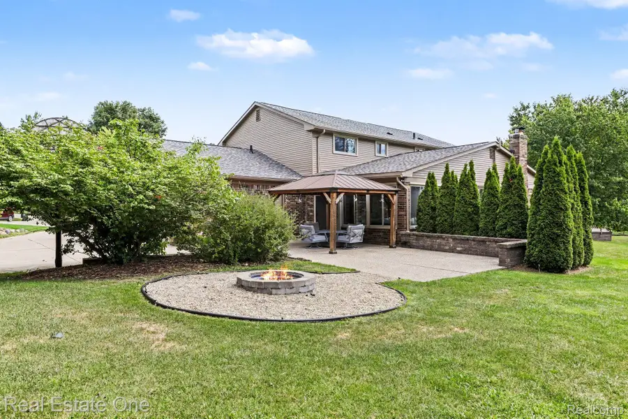 1904 Chelsea Court, Rochester Hills, MI 48306 - #2