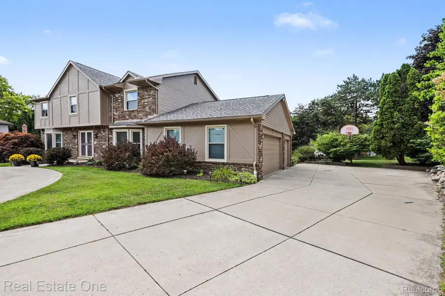 1904 Chelsea Court, Rochester Hills, MI 48306 - #3