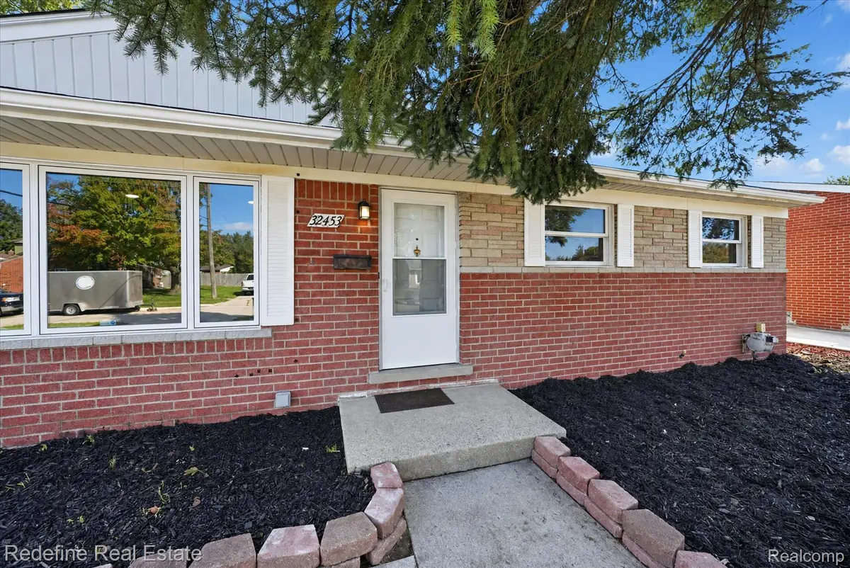 32453 Hiveley Street, Westland, MI 48186 - #1