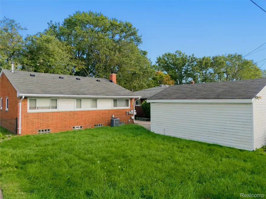 24601 Wood Street, Saint Clair Shores, MI 48080 - #3