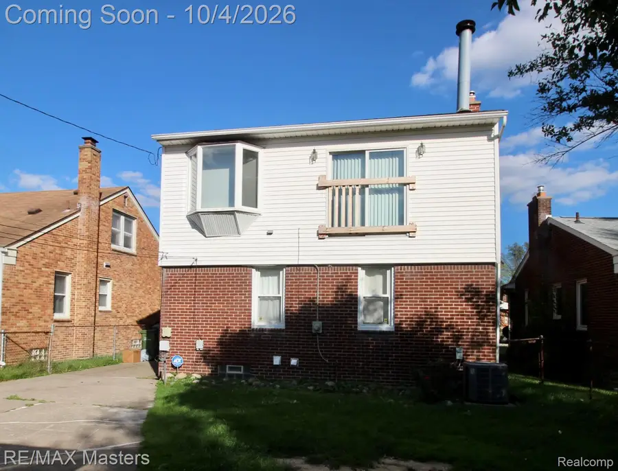8148 Buckingham Avenue, Allen Park, MI 48101 - #2