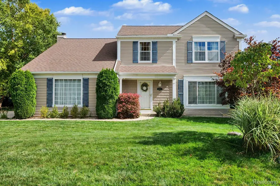 1692 Ridgecrest, Rochester Hills, MI 48306 - #2