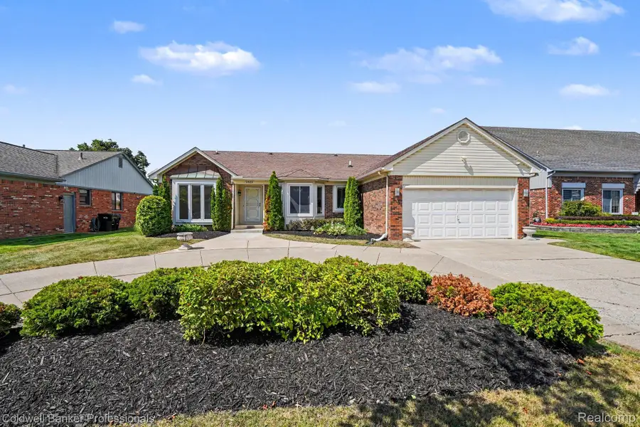 2585 Tiverton Drive, Sterling Heights, MI 48310 - #2