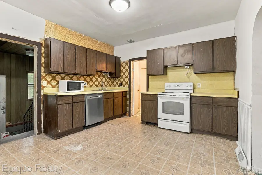 2823 Sturges Street, Port Huron, MI 48060 - #3