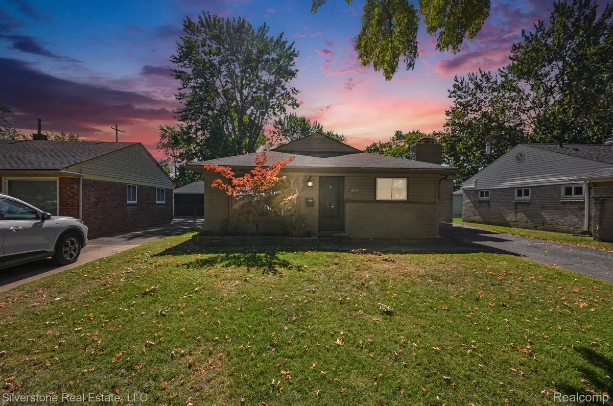 255 W Farnum Avenue, Madison Heights, MI 48071 - #1