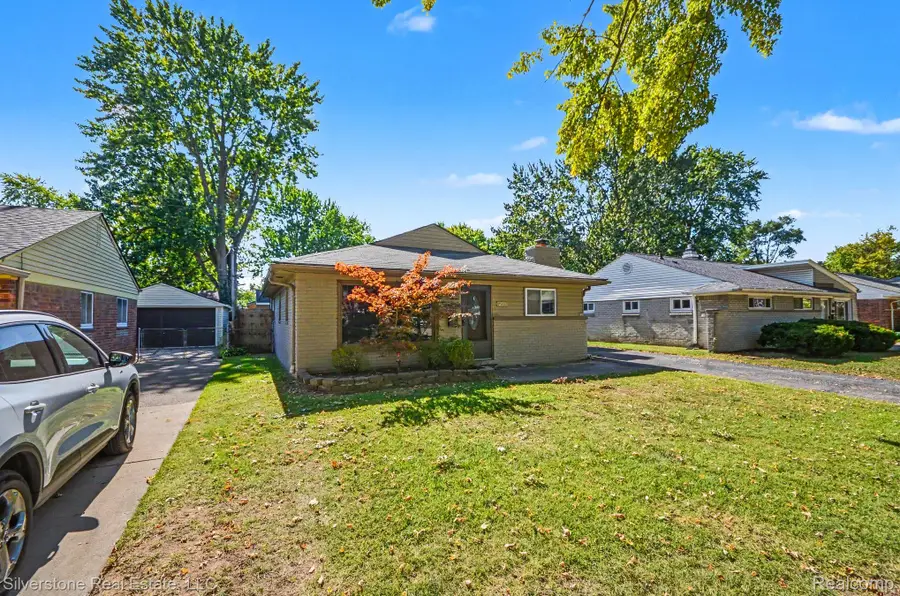 255 W Farnum Avenue, Madison Heights, MI 48071 - #3