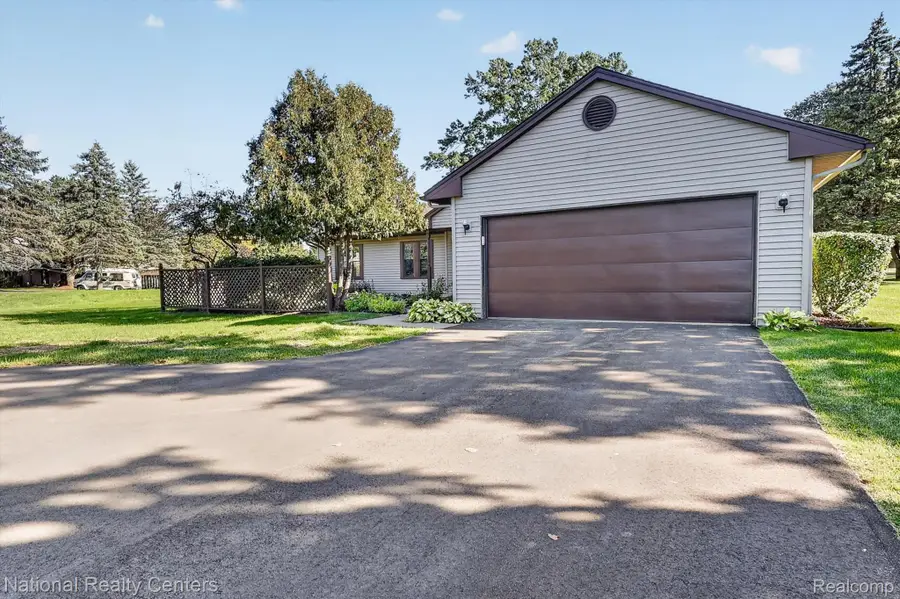 7830 Oakland PL 7830, Waterford, MI 48327 - #3