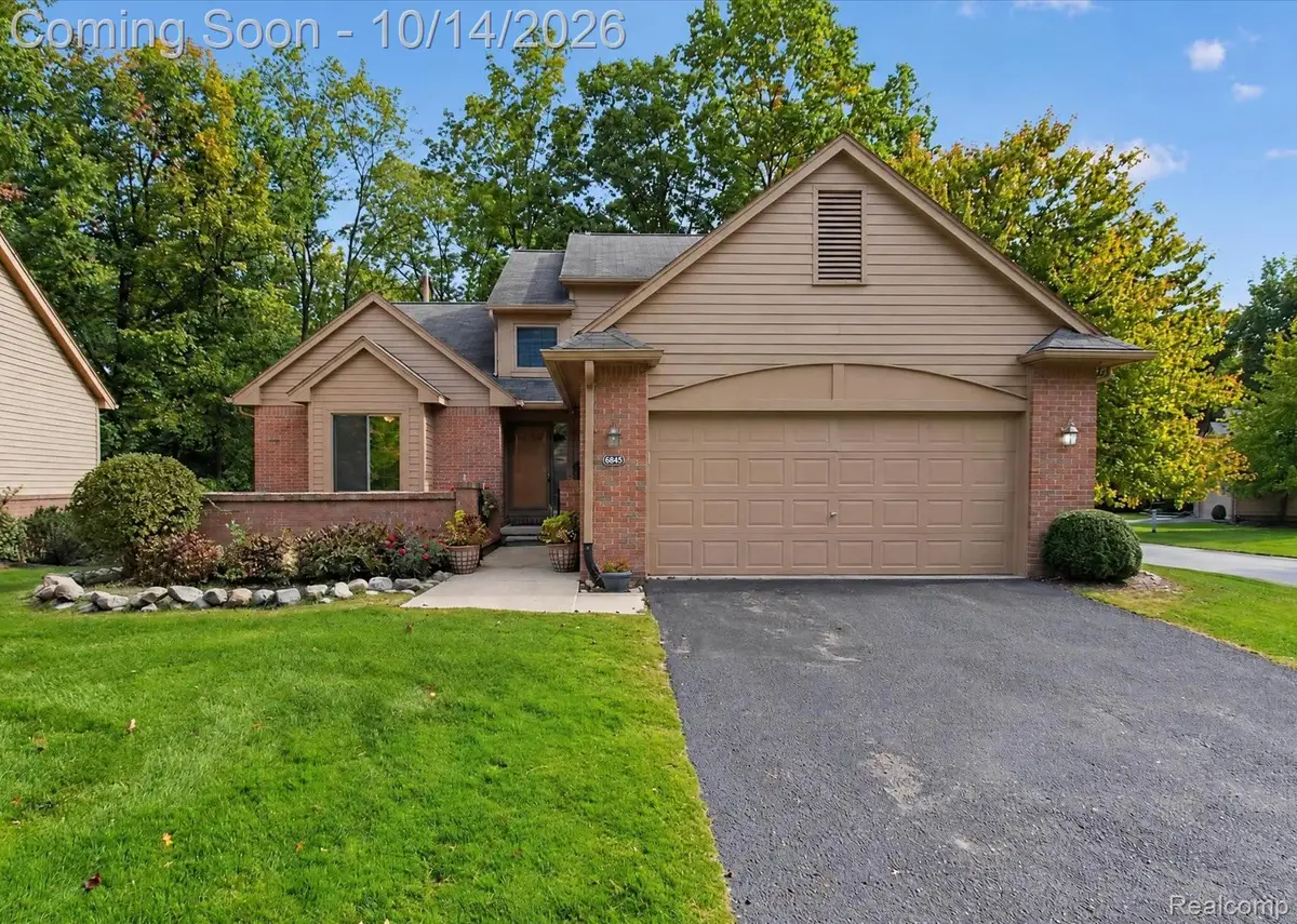 6645 Heron Point, West Bloomfield, MI 48323 - #1