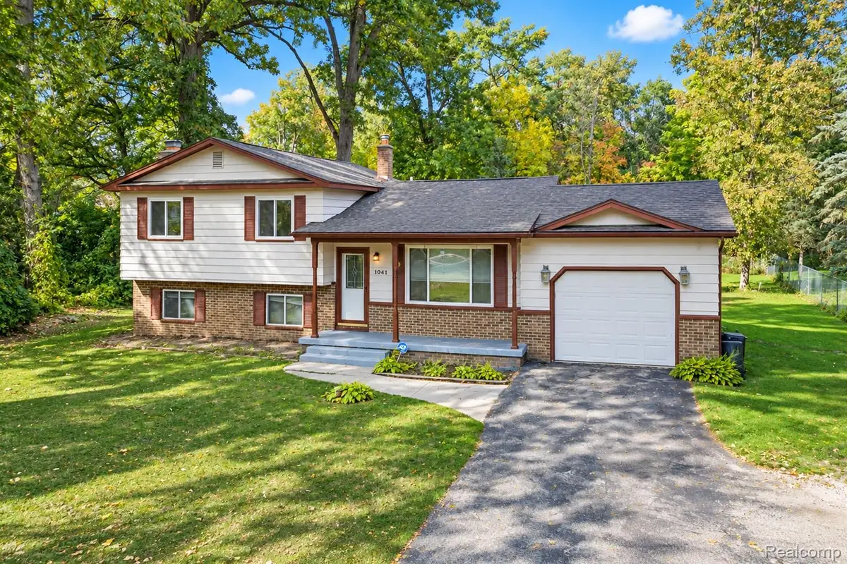 1041 Davenport Drive, Burton, MI 48529 - #1
