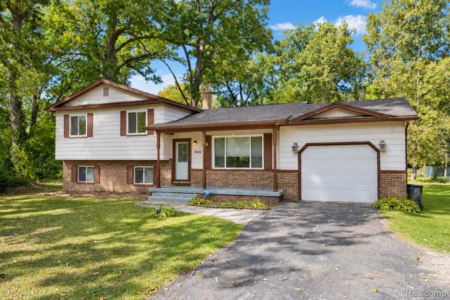 1041 Davenport Drive, Burton, MI 48529 - #3