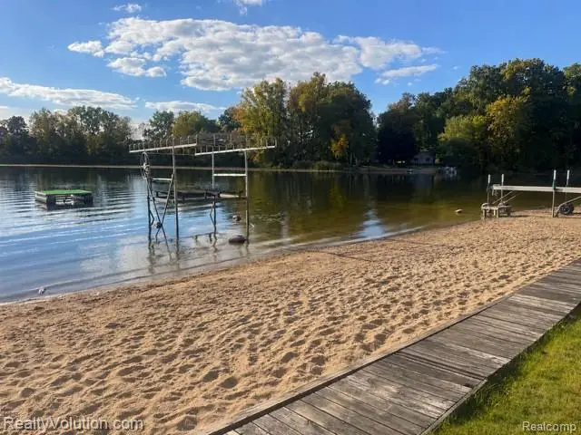 5736 Silver Birch Road, Ortonville, MI 48462 - #2