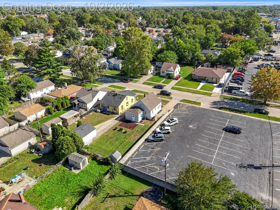 5649 Colonial Street, Dearborn Heights, MI 48127 - #3