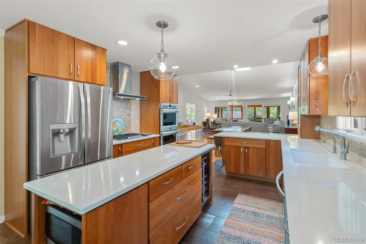 3709 Wabeek Lake Drive W, Bloomfield, MI 48302 - #1