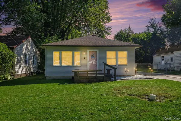 39276 Charbeneau Street, ClintonTwp, MI 48036