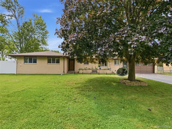 2714 Fairfield Drive, BayCity, MI 48706
