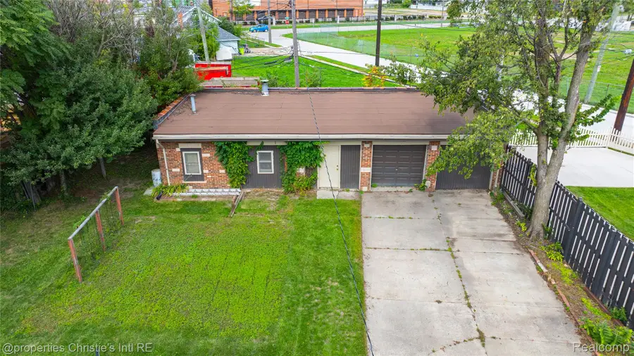 16243 Owen Avenue, Eastpointe, MI 48021 - #2