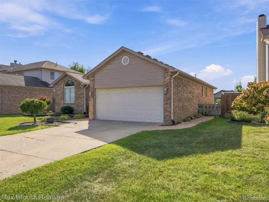 46149 Pat Street, Chesterfield, MI 48051 - #3