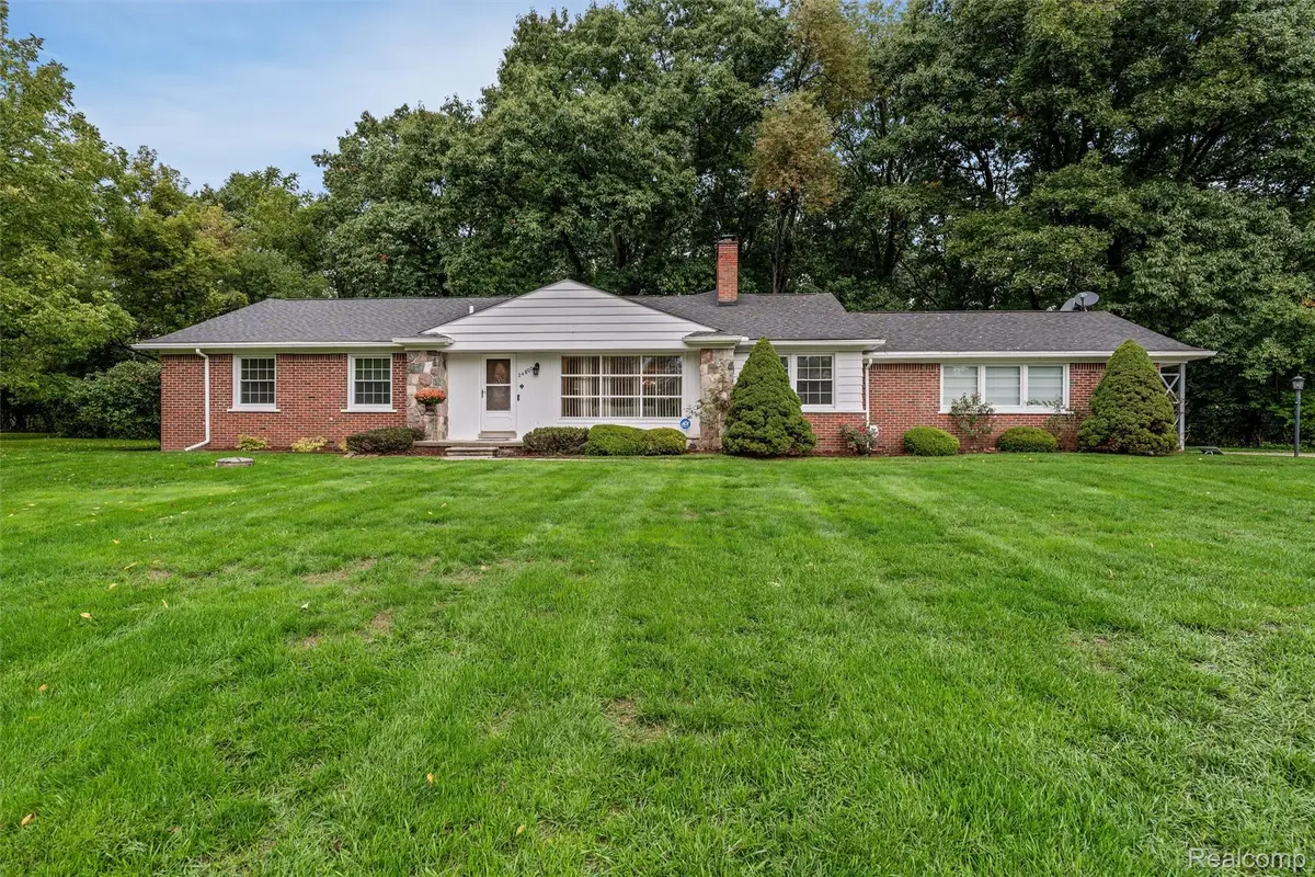 24800 N Cromwell Drive, Franklin, MI 48025 - #1
