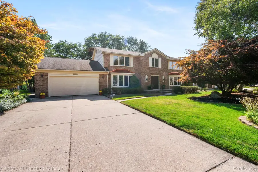 36233 Trenton Court, Farmington Hills, MI 48335 - #3