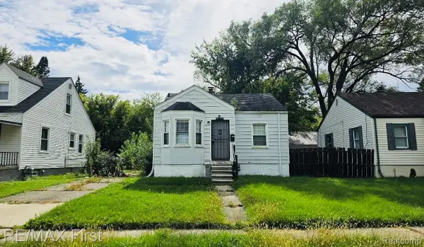 18914 Elkhart Street, HarperWoods, MI 48225