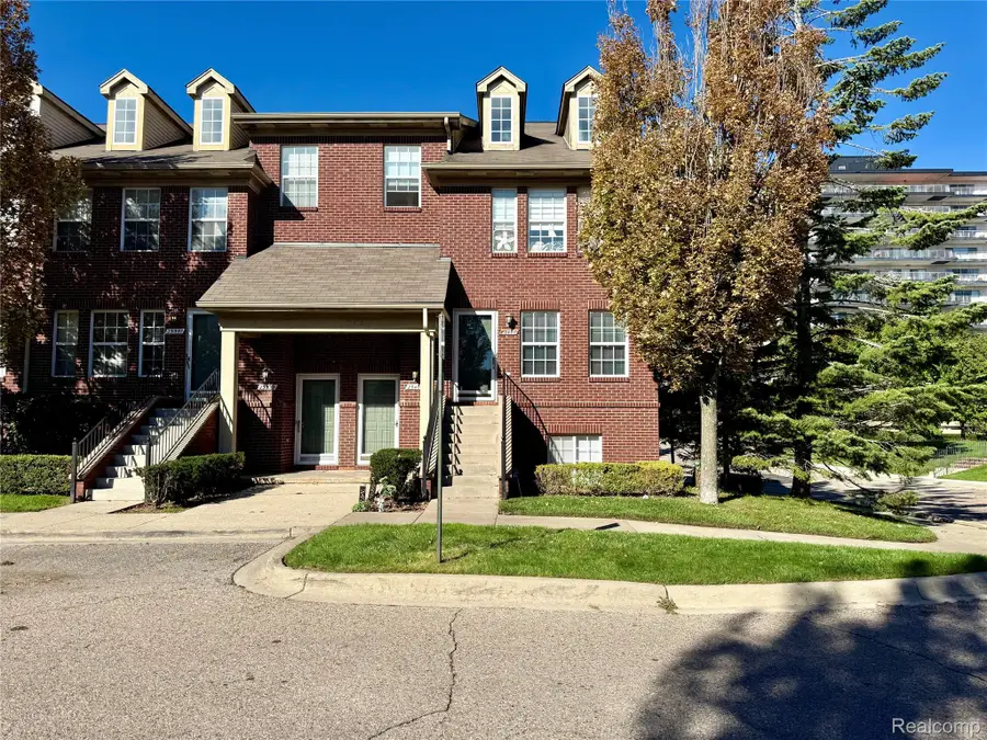 23407 Grayson Drive, Southfield, MI 48075 - #2