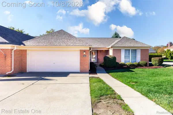 18802 Maple Circle N #46, ClintonTwp, MI 48036
