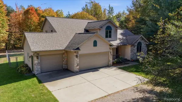 7055 Oak Park Drive, Vassar, MI 48768
