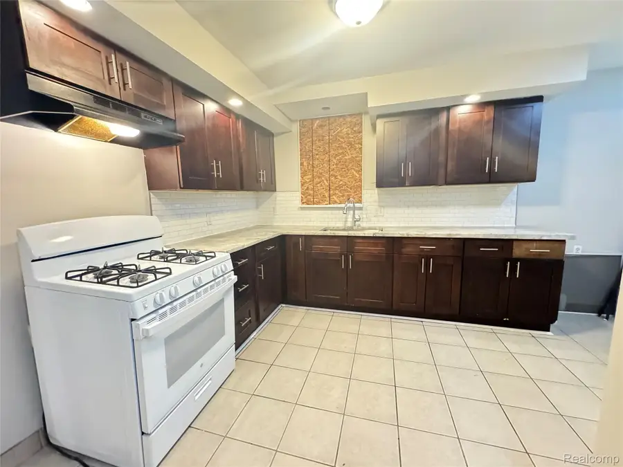 19742 Whitcomb Street, Detroit, MI 48235 - #3