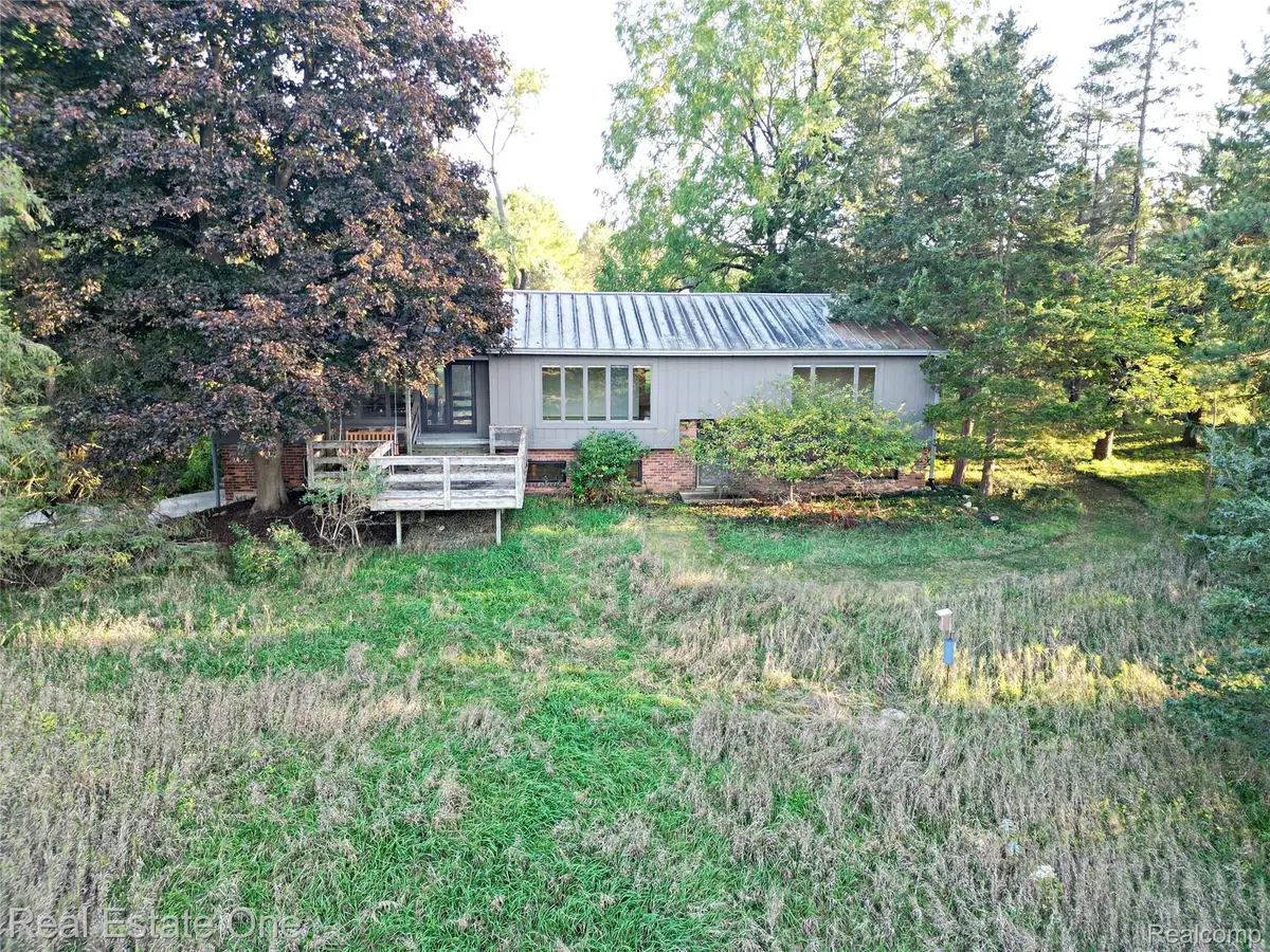 895 Rowe Road, Milford, MI 48380 - #1